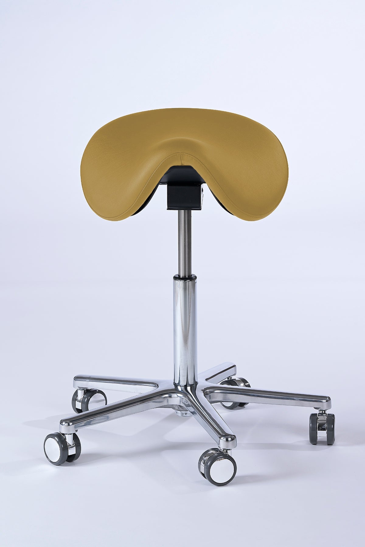 Garwin Sattelhocker in bronze mit ergonomisch geformtem Sitz, stufenloser Höhen- und Neigungsverstellung sowie 360° Drehfunktion – ideal für Arztpraxis, Klinik, Kosmetikstudio und Friseursalon