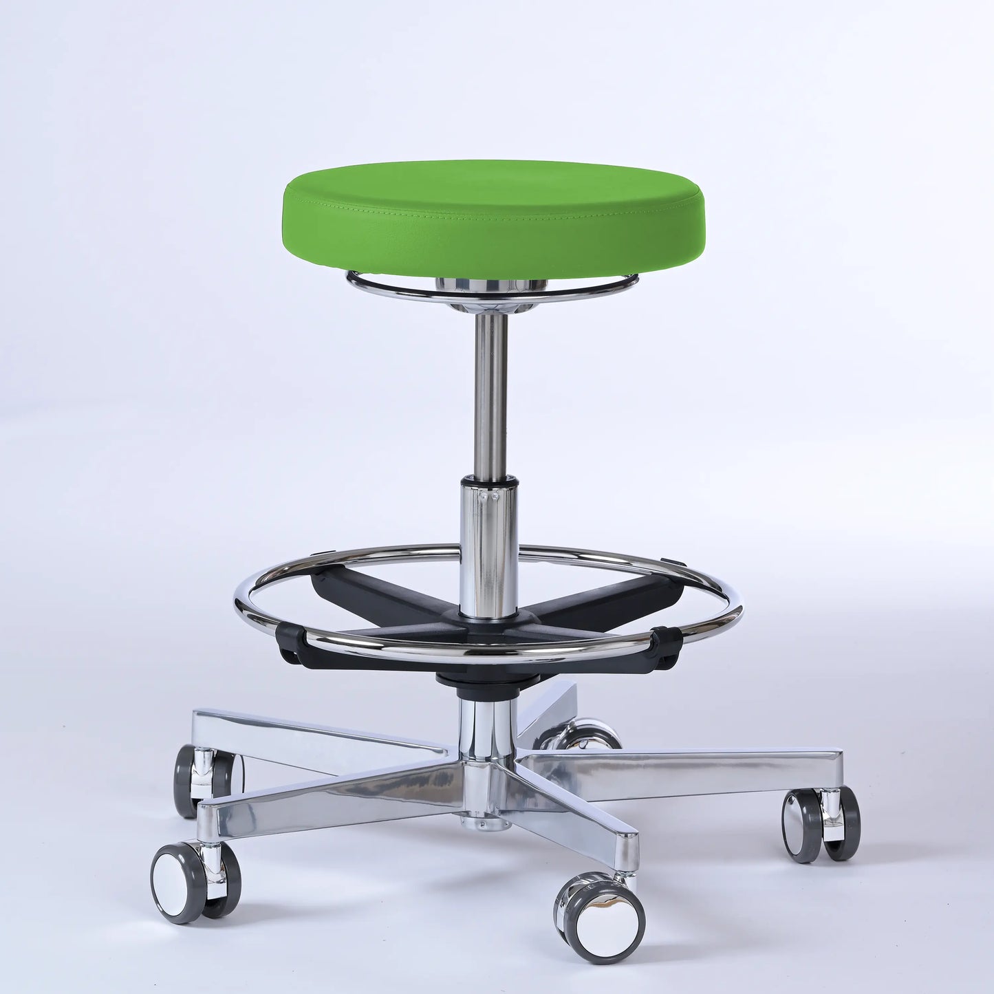 Drehhocker Lantinus – Gestell chrom mit Rollen – ergonomischer Praxishocker - grün (4941) / Große Sitzfläche / Mit Fußstütze - Lacontaire