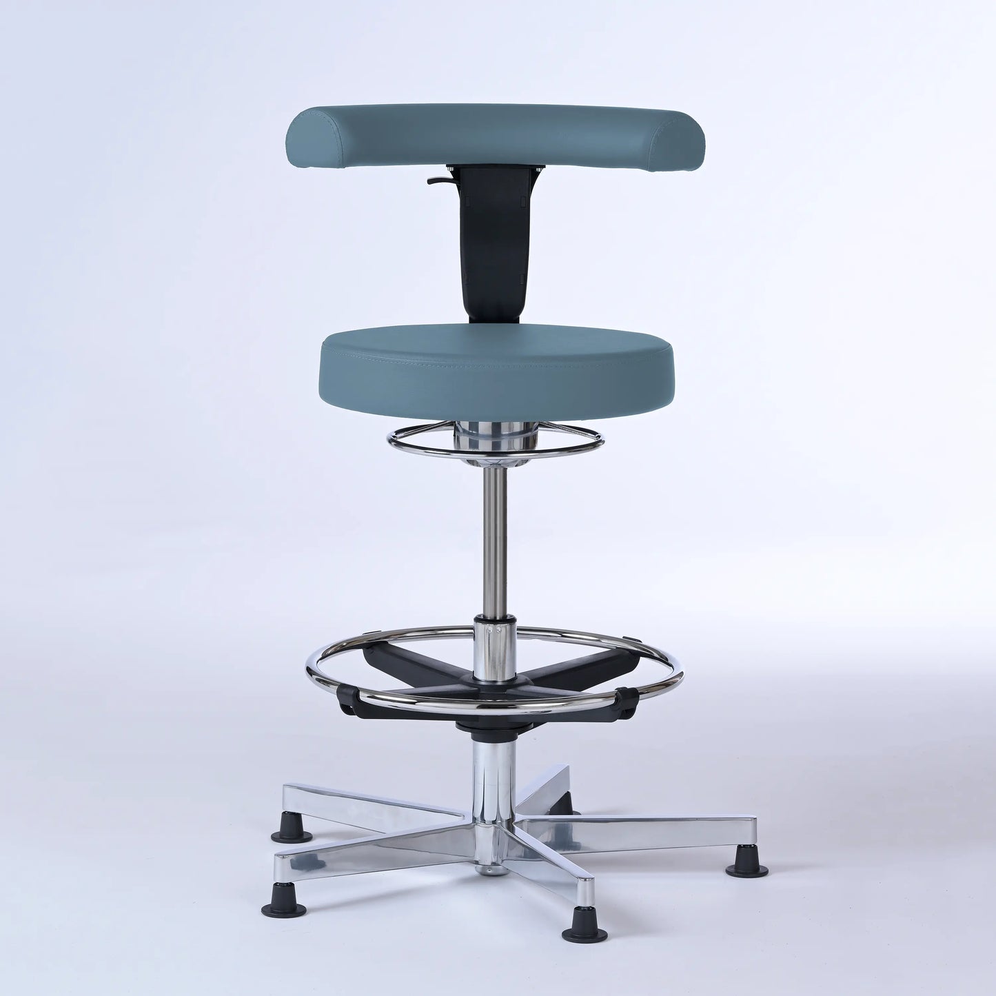 Stehhocker mit Rückenlehne Lantinus – Gestell chrom mit Gleitern – ergonomischer Drehhocker - graublau (4902) / Große Sitzfläche / Mit Fußstütze - Lacontaire