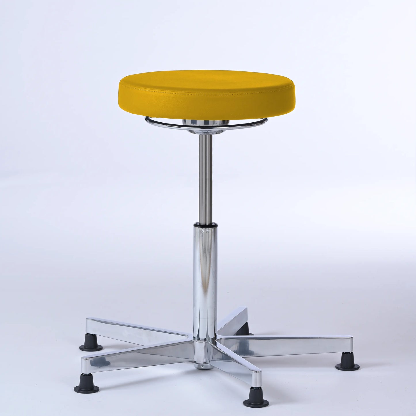 Stehhocker Lantinus – Gestell chrom mit Gleitern – ergonomischer Drehhocker - gelb (4924) / Große Sitzfläche / Ohne Fußstütze - Lacontaire