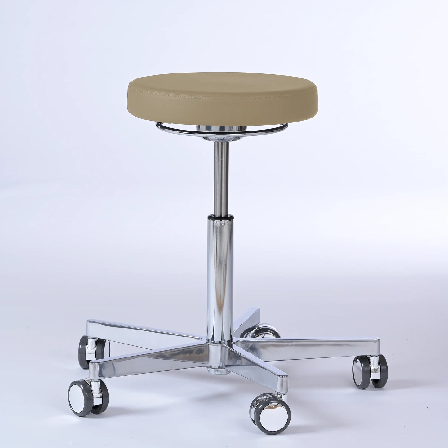Drehhocker Lantinus – Gestell chrom mit Rollen – ergonomischer Praxishocker - beige (4911) / Große Sitzfläche / Ohne Fußstütze - Lacontaire
