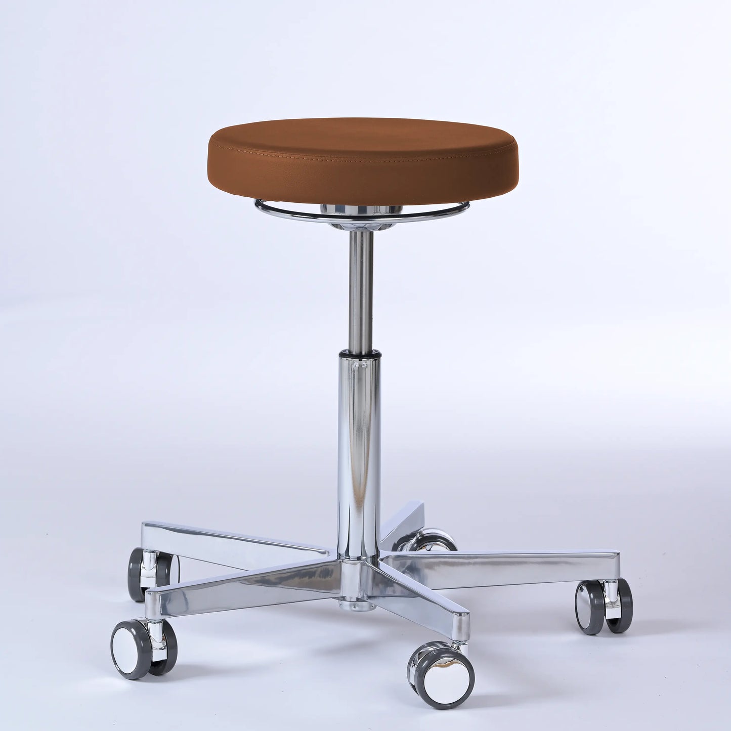 Drehhocker Lantinus – Gestell chrom mit Rollen – ergonomischer Praxishocker - braun (4932) / Große Sitzfläche / Ohne Fußstütze - Lacontaire