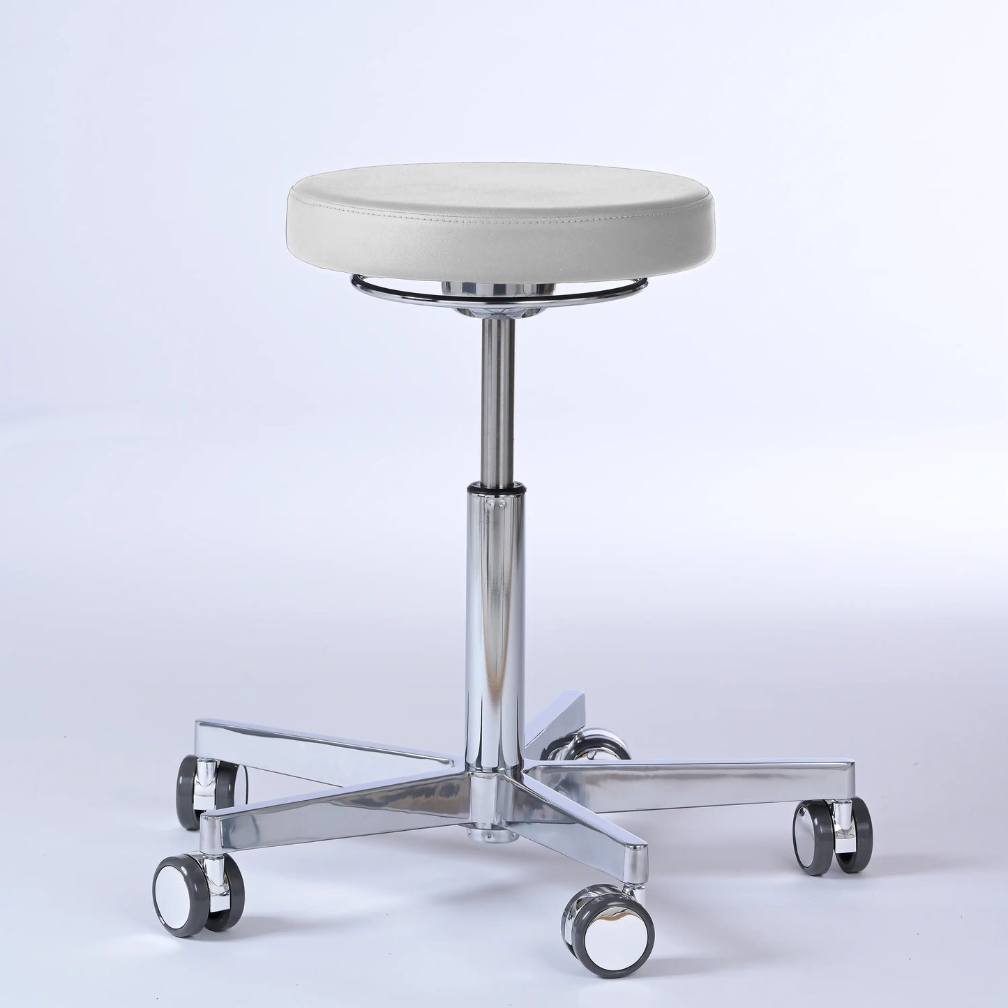 Drehhocker Lantinus – Gestell chrom mit Rollen – ergonomischer Praxishocker - weiß (4903) / Große Sitzfläche / Ohne Fußstütze - Lacontaire