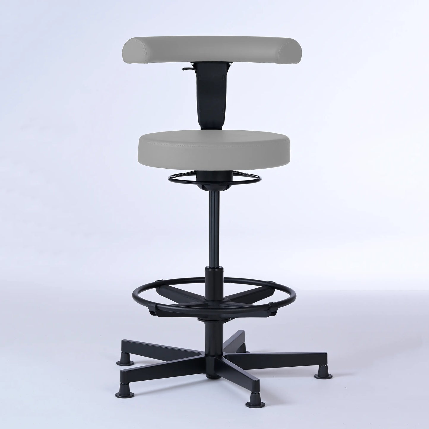 Stehhocker mit Rückenlehne Lantinus – Gestell Aluminium mit Gleitern – ergonomischer Drehhocker - hellgrau (4969) / Große Sitzfläche / Mit Fußstütze - Lacontaire