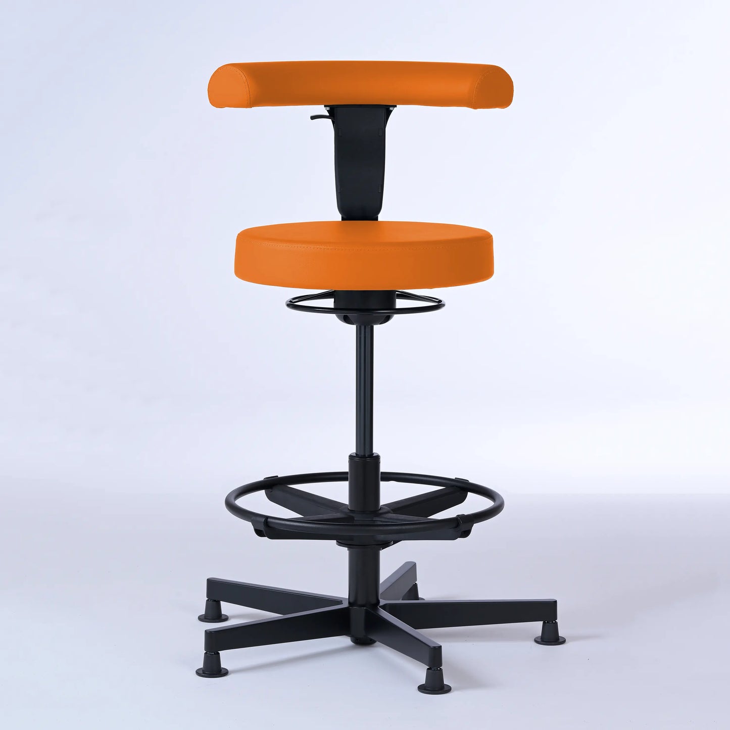 Stehhocker mit Rückenlehne Lantinus – Gestell Aluminium mit Gleitern – ergonomischer Drehhocker - orange (4947) / Große Sitzfläche / Mit Fußstütze - Lacontaire