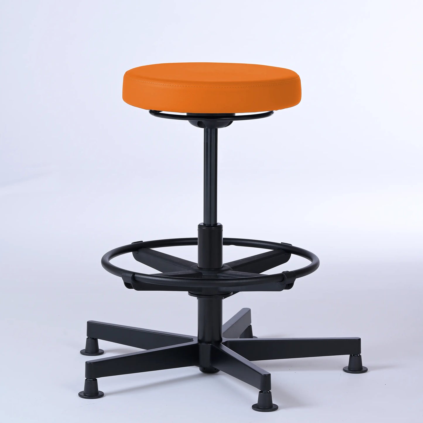 Stehhocker Lantinus – Gestell Aluminium mit Gleitern – ergonomischer Drehhocker - orange (4947) / Große Sitzfläche / Mit Fußstütze - Lacontaire