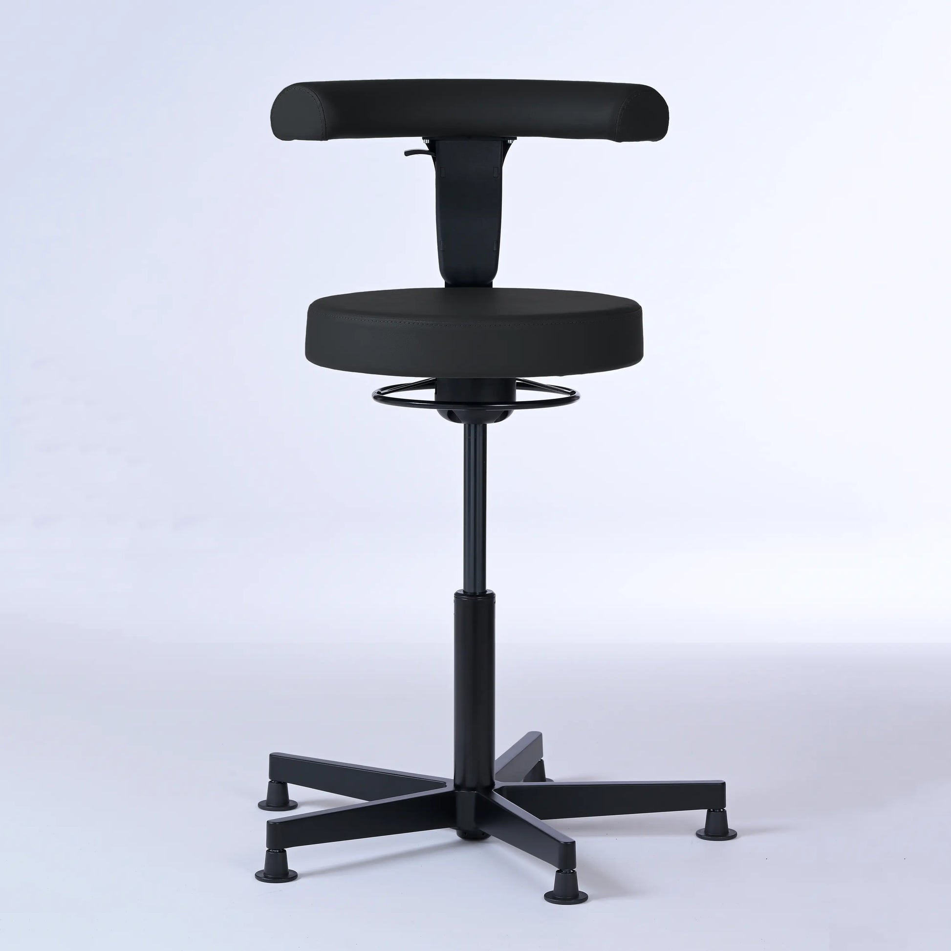 Stehhocker mit Rückenlehne Lantinus – Gestell Aluminium mit Gleitern – ergonomischer Drehhocker - schwarz (4979) / Große Sitzfläche / Ohne Fußstütze - Lacontaire