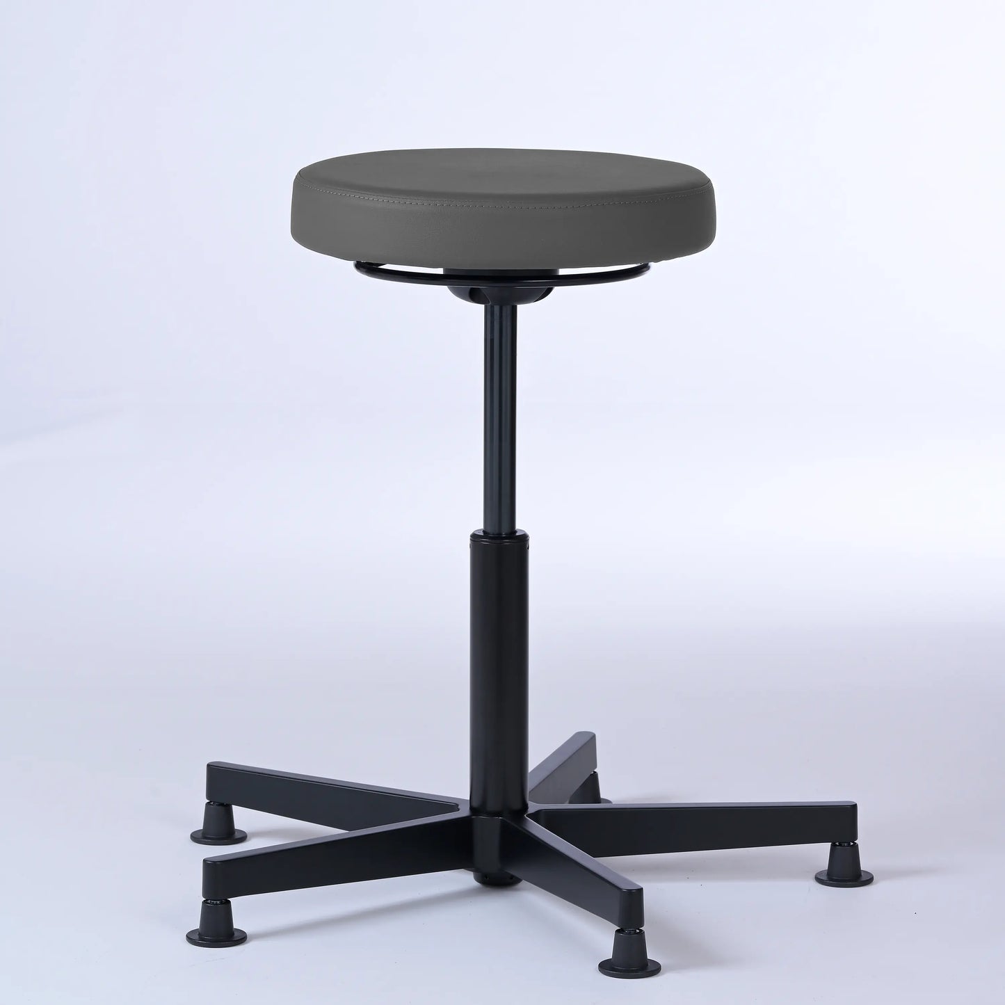 Stehhocker Lantinus – Gestell Aluminium mit Gleitern – ergonomischer Drehhocker - grau (4973) / Große Sitzfläche / Ohne Fußstütze - Lacontaire