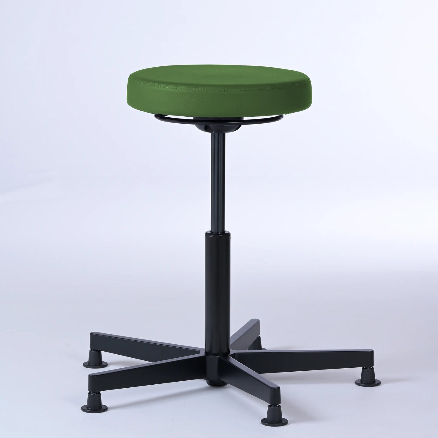 Stehhocker Lantinus – Gestell Aluminium mit Gleitern – ergonomischer Drehhocker - olivgrün (4943) / Große Sitzfläche / Ohne Fußstütz - Lacontaire