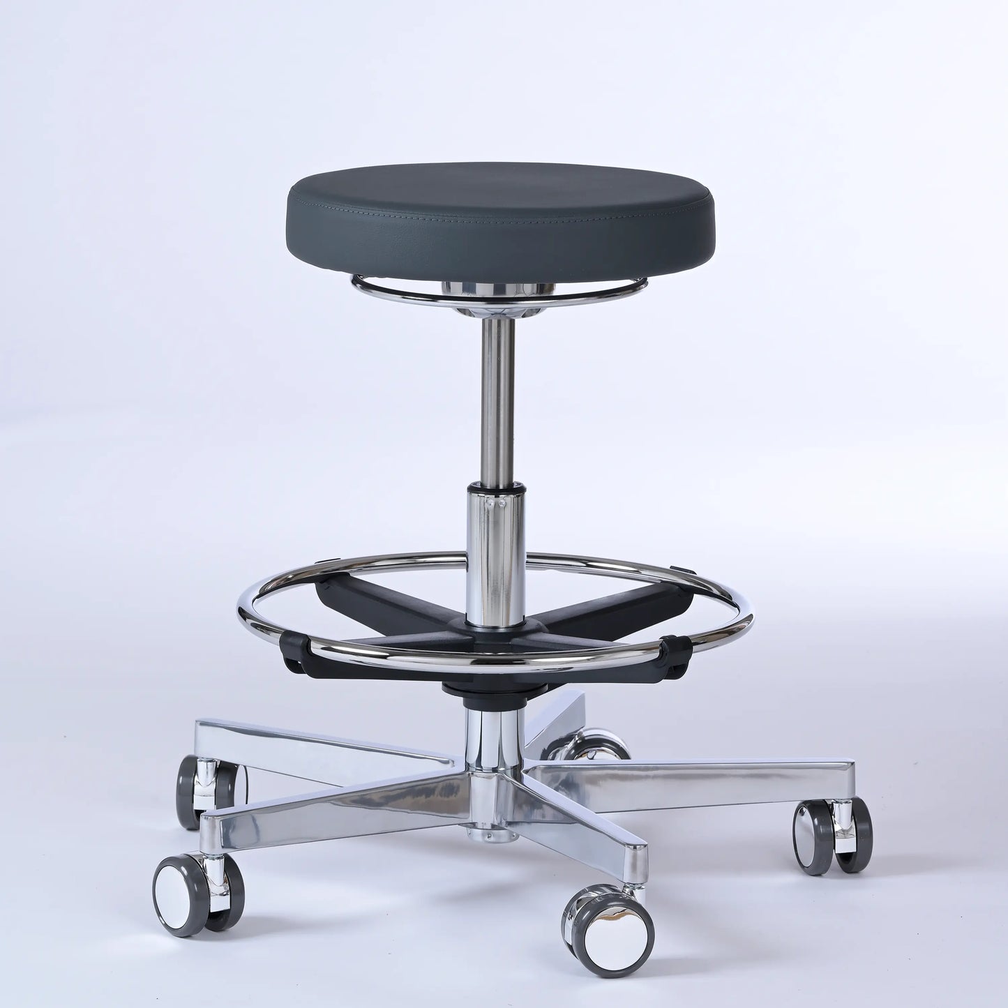 Drehhocker Lantinus – Gestell chrom mit Rollen – ergonomischer Praxishocker Lacontaire