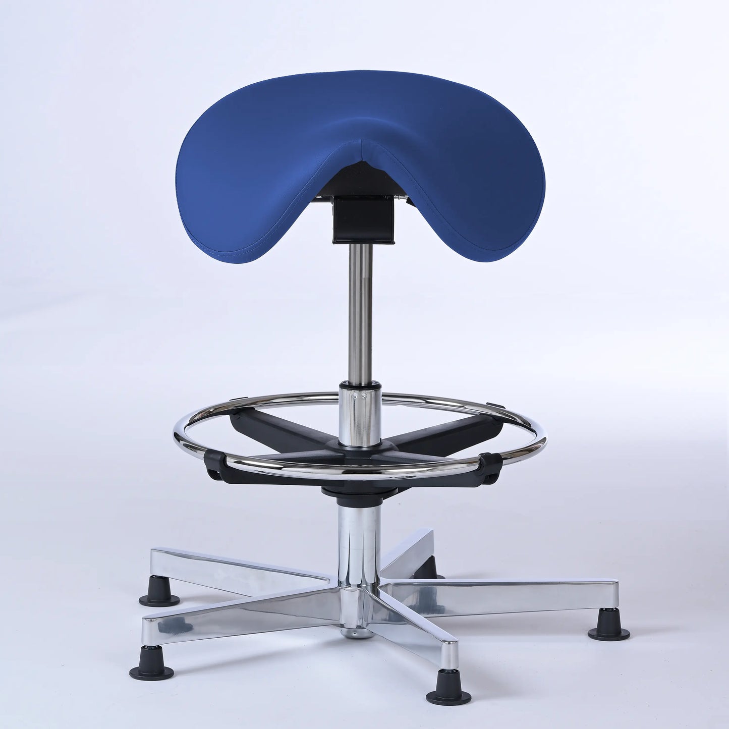 Stehhocker Garwin – Gestell chrom mit Gleitern -  ergonomischer Sattelhocker - blau (4965) / Mit Fußstütze - Lacontaire