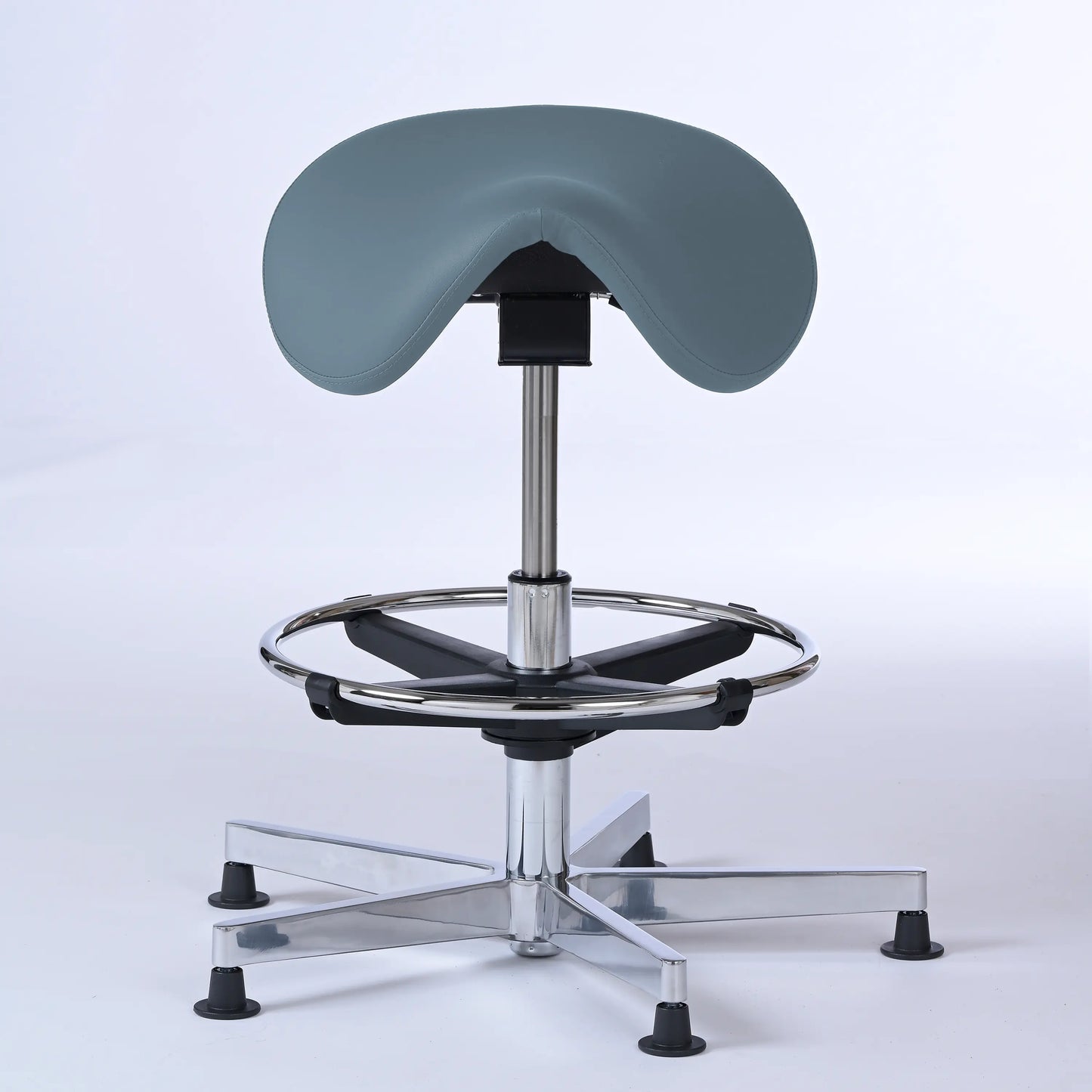 Stehhocker Garwin – Gestell chrom mit Gleitern -  ergonomischer Sattelhocker - graublau (4902) / Mit Fußstütze - Lacontaire