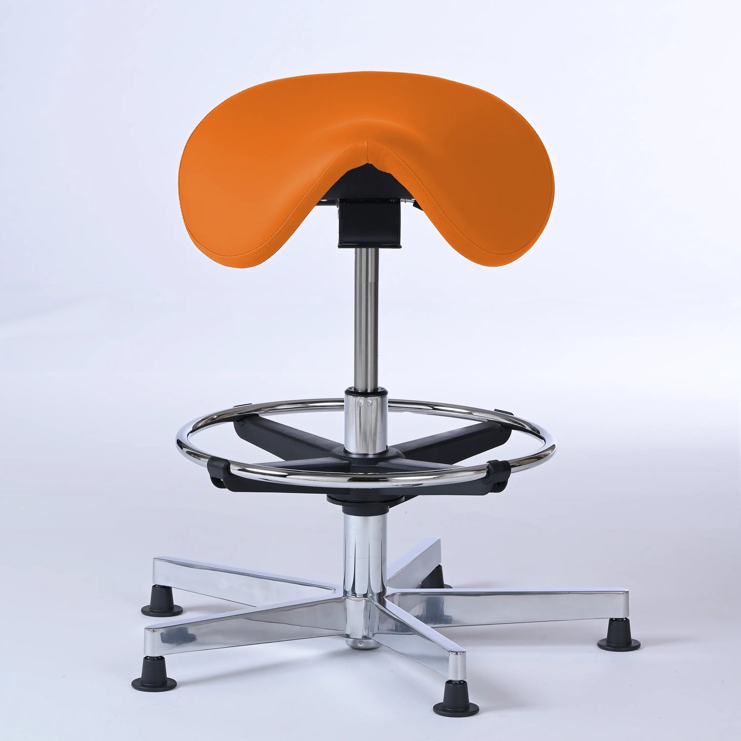 Stehhocker Garwin – Gestell chrom mit Gleitern -  ergonomischer Sattelhocker - orange (4947) / Mit Fußstütze - Lacontaire