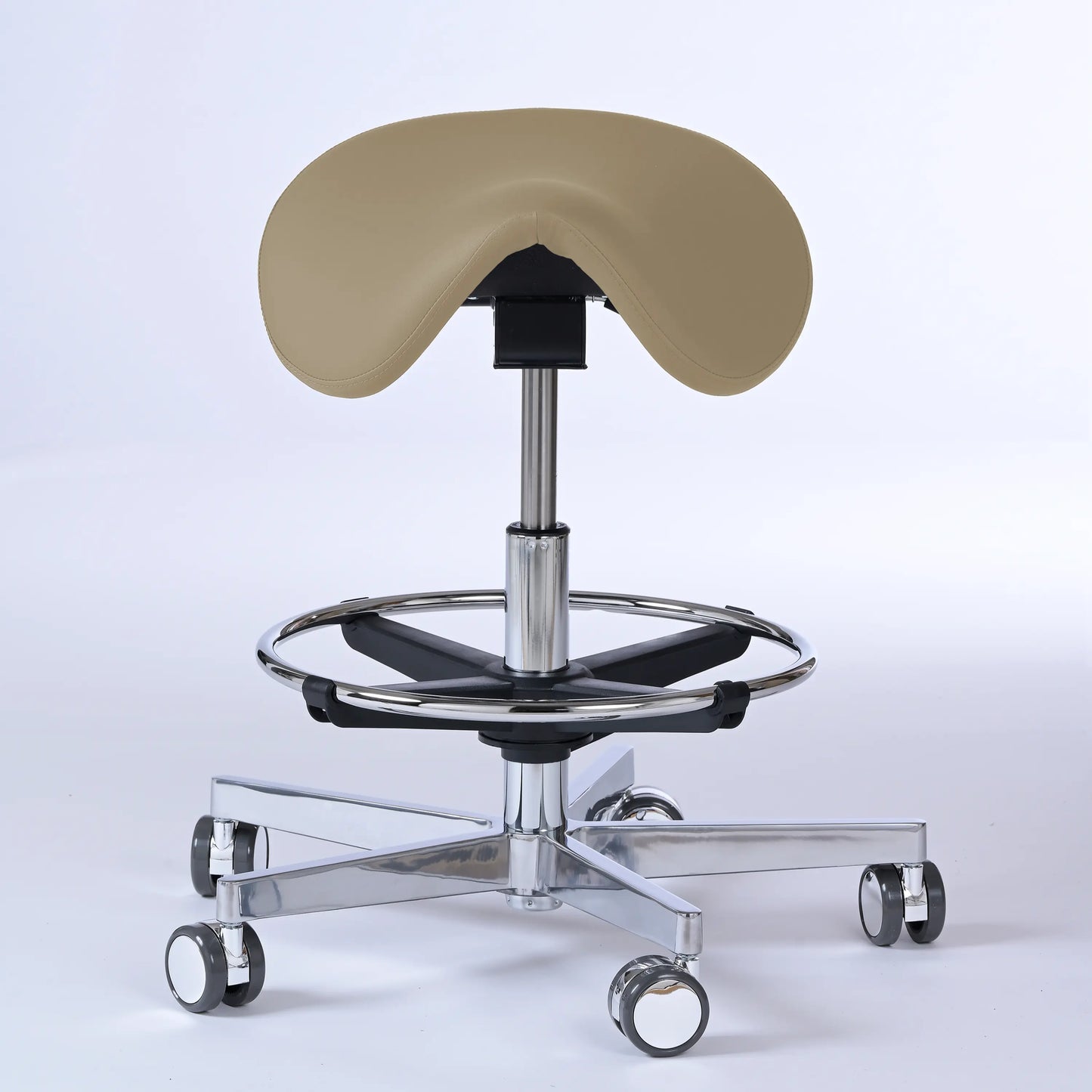 Sattelhocker Garwin – Gestell chrom mit Rollen – ergonomischer Sattelstuhl - beige (4911) / Mit Fußstütze - Lacontaire