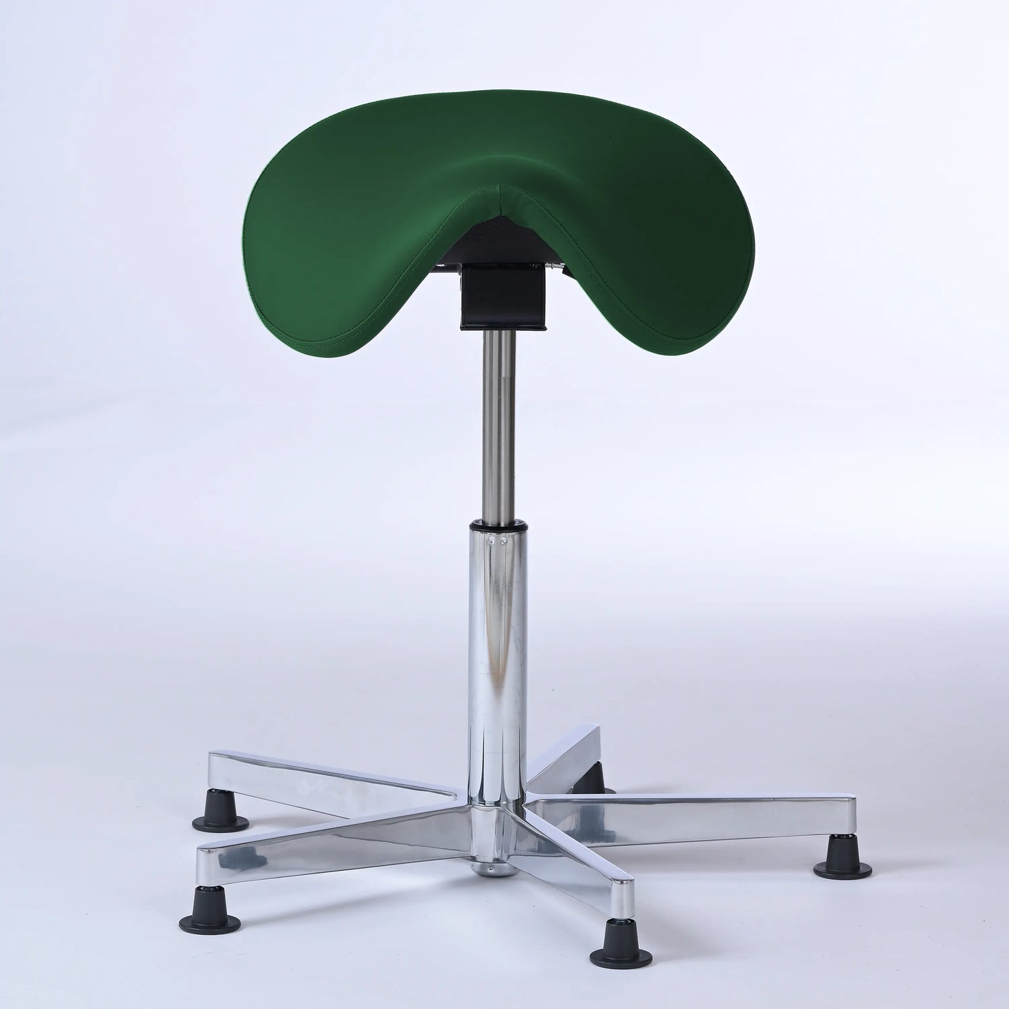 Stehhocker Garwin – Gestell chrom mit Gleitern -  ergonomischer Sattelhocker - dunkelgrün (4944) / Ohne Fußstütze - Lacontaire