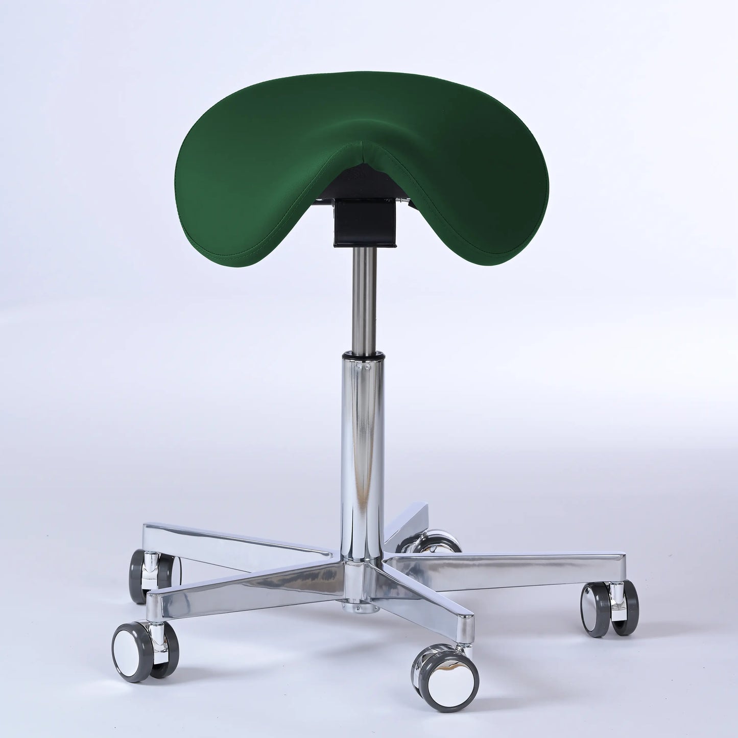 Sattelhocker Garwin – Gestell chrom mit Rollen – ergonomischer Sattelstuhl - dunkelgrün (4944) / Ohne Fußstütze - Lacontaire