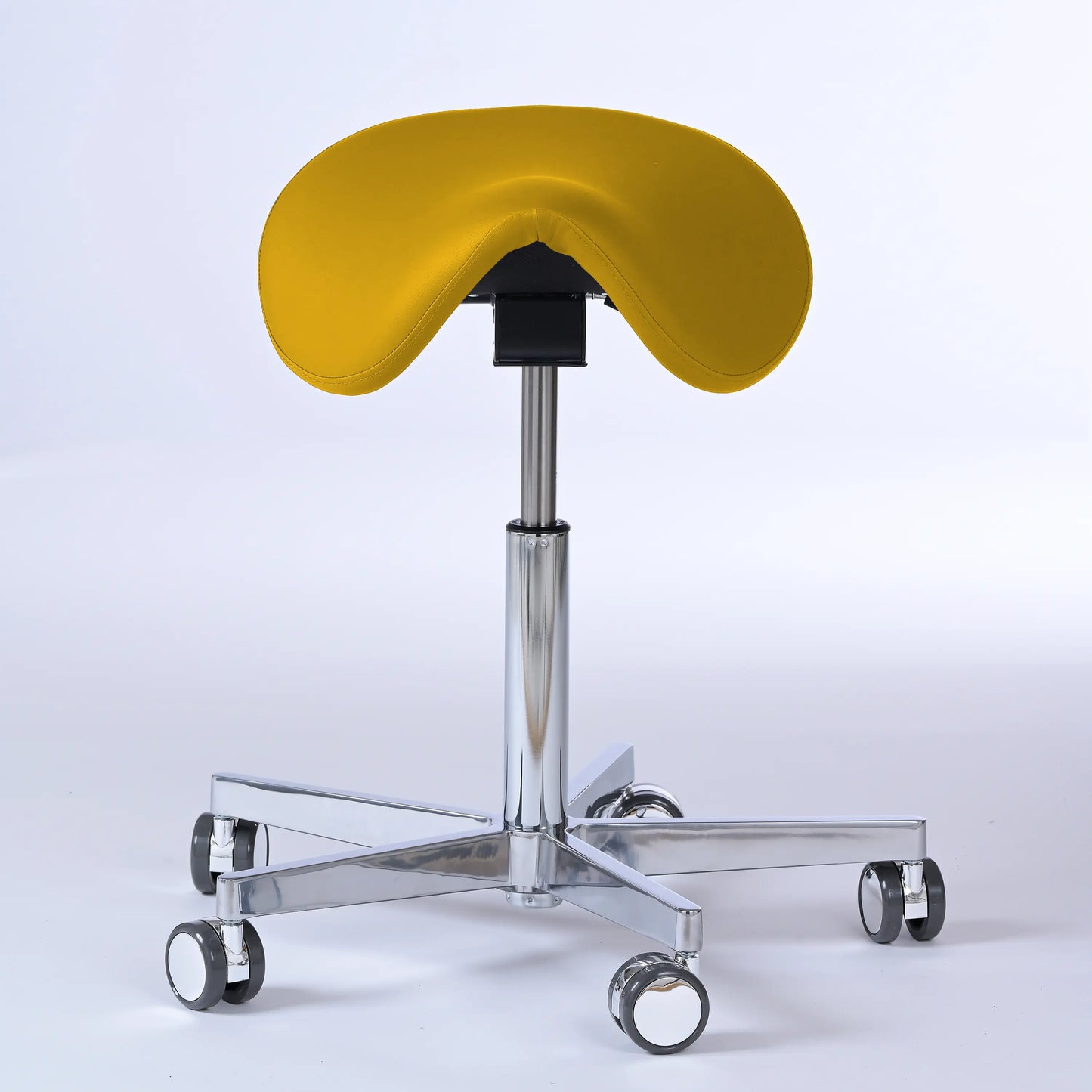 Sattelhocker Garwin – Gestell chrom mit Rollen – ergonomischer Sattelstuhl - gelb (4924) / Ohne Fußstütze - Lacontaire
