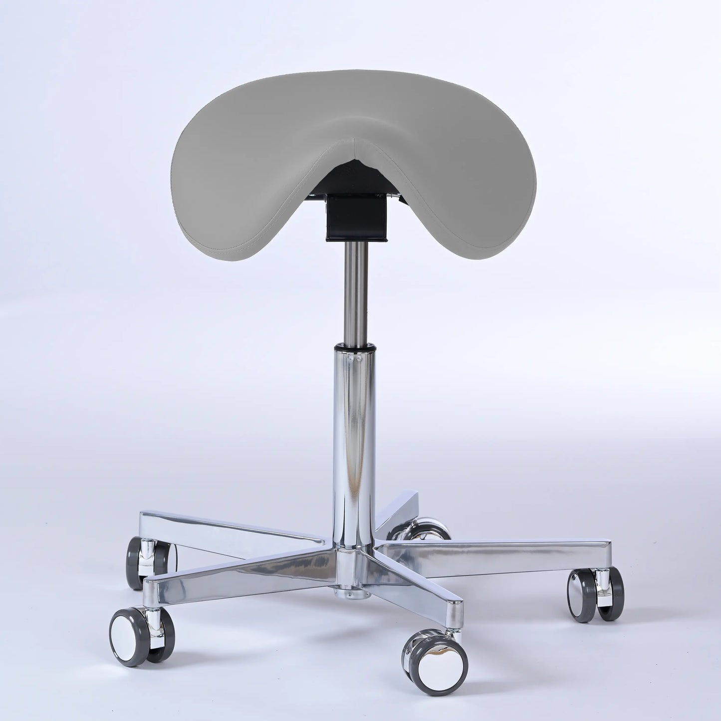 Sattelhocker Garwin – Gestell chrom mit Rollen – ergonomischer Sattelstuhl - hellgrau (4969) / Ohne Fußstütze - Lacontaire