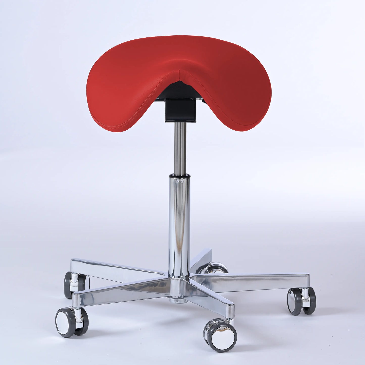 Sattelhocker Garwin – Gestell chrom mit Rollen – ergonomischer Sattelstuhl - rot (4952) / Ohne Fußstütze - Lacontaire