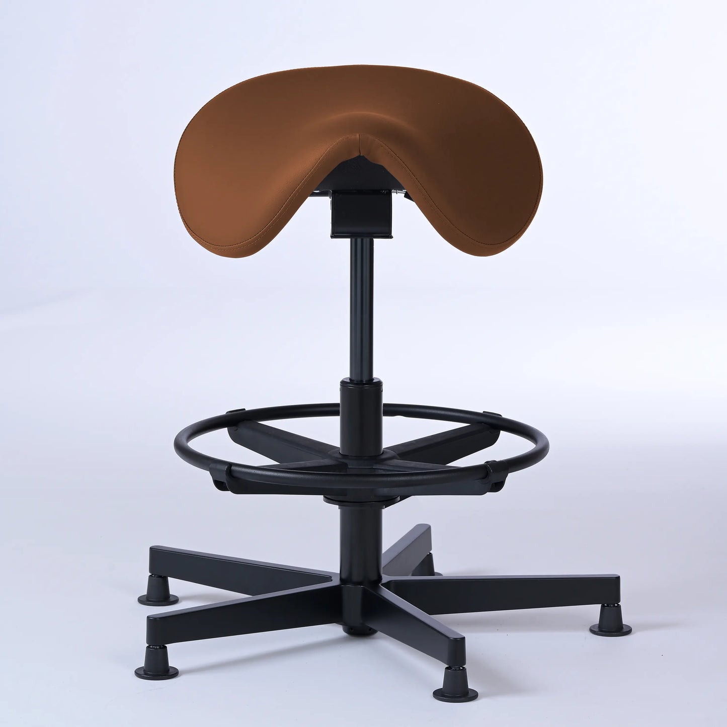 Stehhocker Garwin – Gestell Aluminium mit Gleitern - ergonomischer Sattelhocker - braun (4932) / Mit Fußstütze - Lacontaire