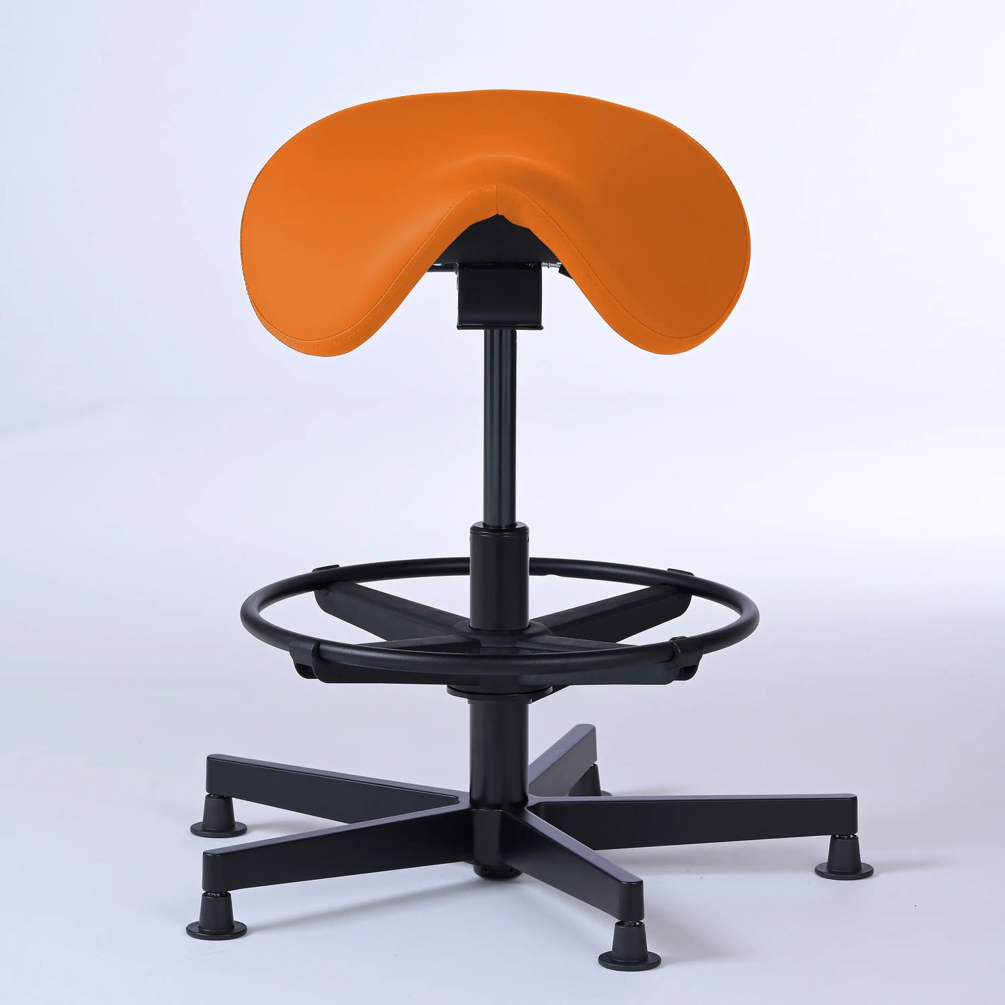 Stehhocker Garwin – Gestell Aluminium mit Gleitern - ergonomischer Sattelhocker - orange (4947) / Mit Fußstütze - Lacontaire