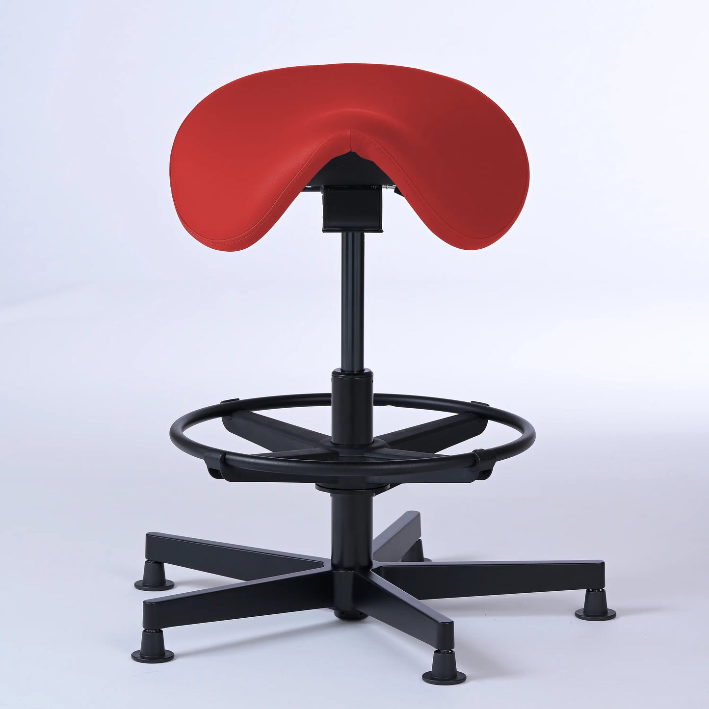 Stehhocker Garwin – Gestell Aluminium mit Gleitern - ergonomischer Sattelhocker - rot (4952) / Mit Fußstütze - Lacontaire