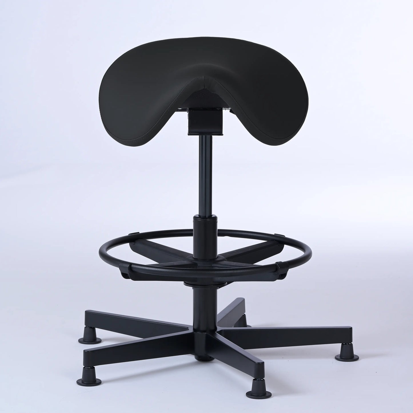 Stehhocker Garwin – Gestell Aluminium mit Gleitern - ergonomischer Sattelhocker - schwarz (4979) / Mit Fußstütze - Lacontaire