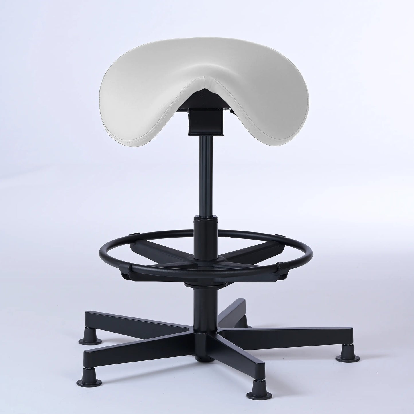 Stehhocker Garwin – Gestell Aluminium mit Gleitern - ergonomischer Sattelhocker - weiß (4903) / Mit Fußstütze - Lacontaire