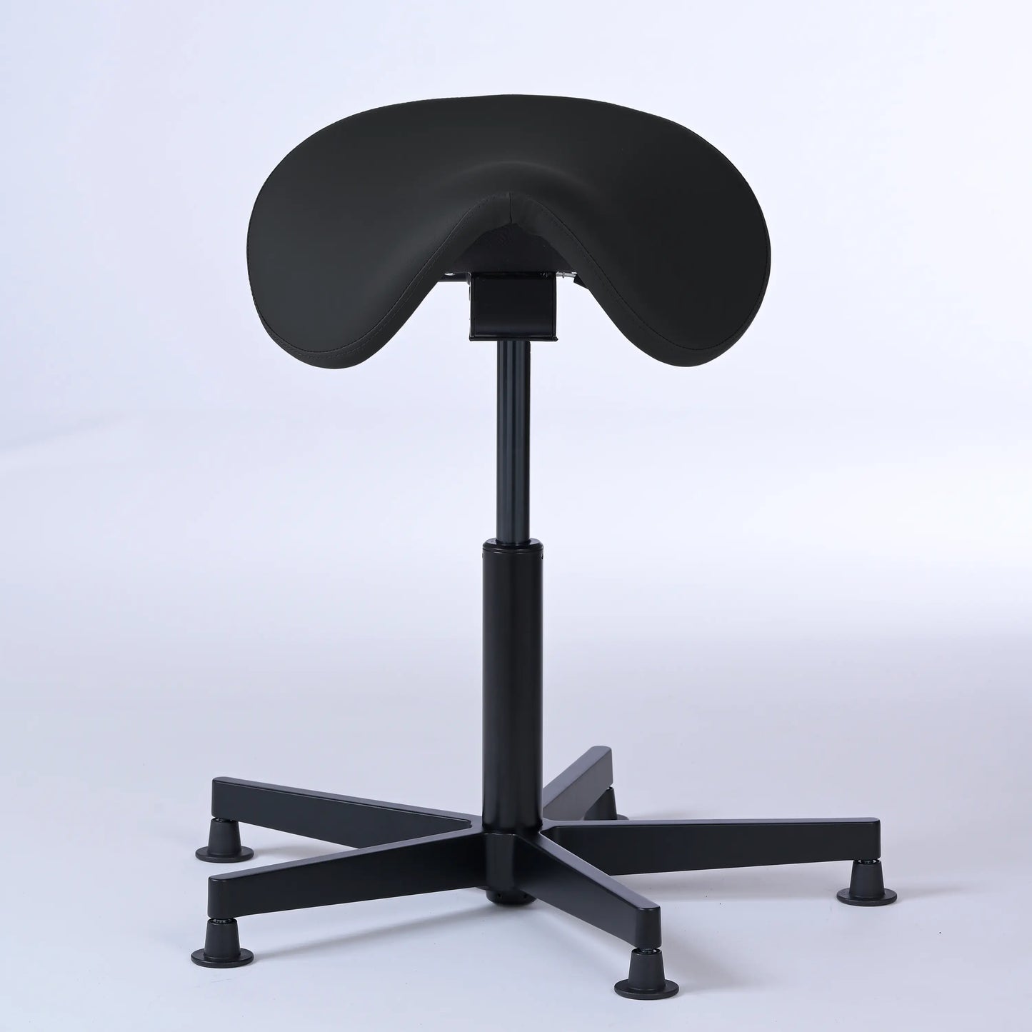 Stehhocker Garwin – Gestell Aluminium mit Gleitern - ergonomischer Sattelhocker - schwarz (4979) / Ohne Fußstütze - Lacontaire