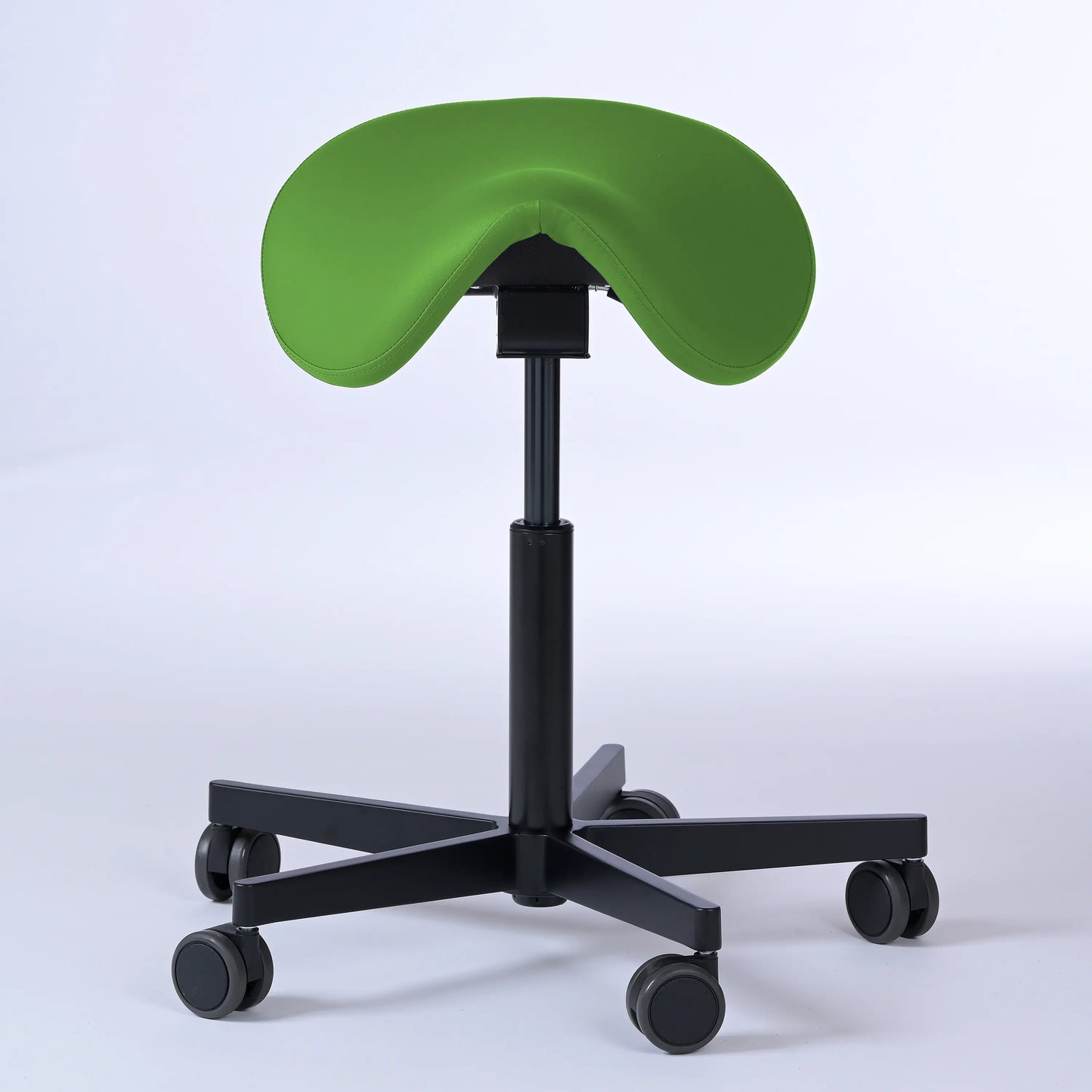 Sattelhocker Garwin – Gestell Aluminium mit Rollen - ergonomischer Sattelstuhl - grün (4941) / Ohne Fußstütze - Lacontaire