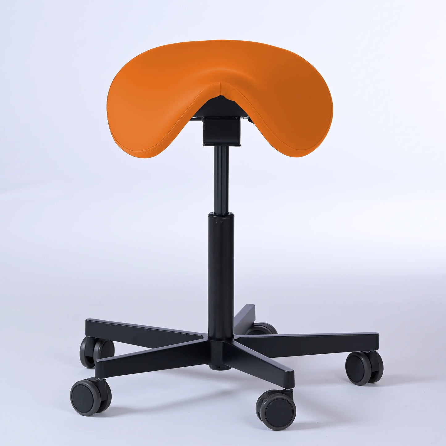 Sattelhocker Garwin – Gestell Aluminium mit Rollen - ergonomischer Sattelstuhl - orange (4947) / Ohne Fußstütze - Lacontaire