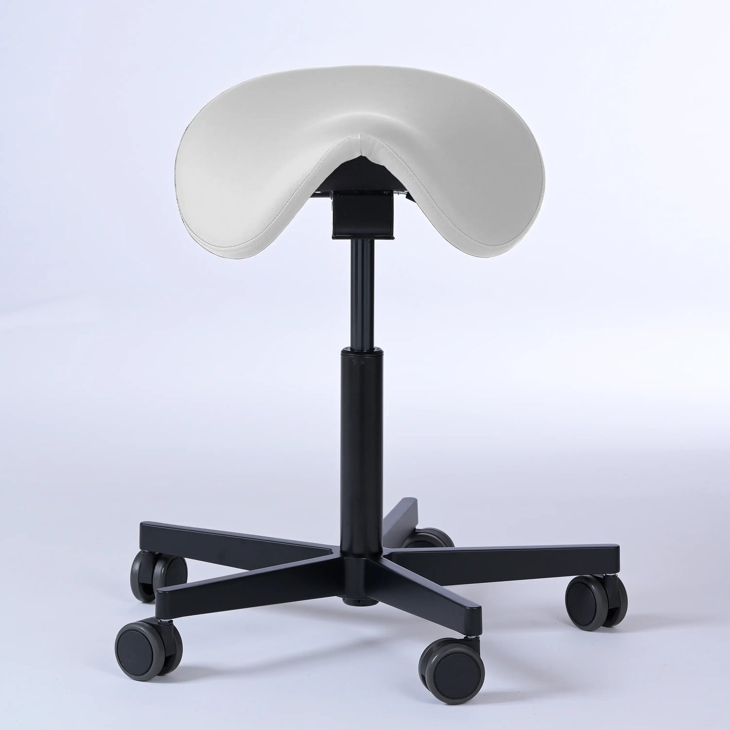 Sattelhocker Garwin – Gestell Aluminium mit Rollen - ergonomischer Sattelstuhl - weiß (4903) / Ohne Fußstütze - Lacontaire