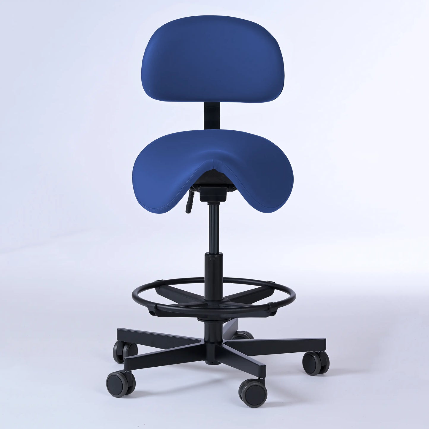 Sattelhocker mit Rückenlehne Garwin – Gestell Aluminium mit Rollen – ergonomischer Sattelstuhl - blau (4965) / Mit Fußstütze -Lacontaire